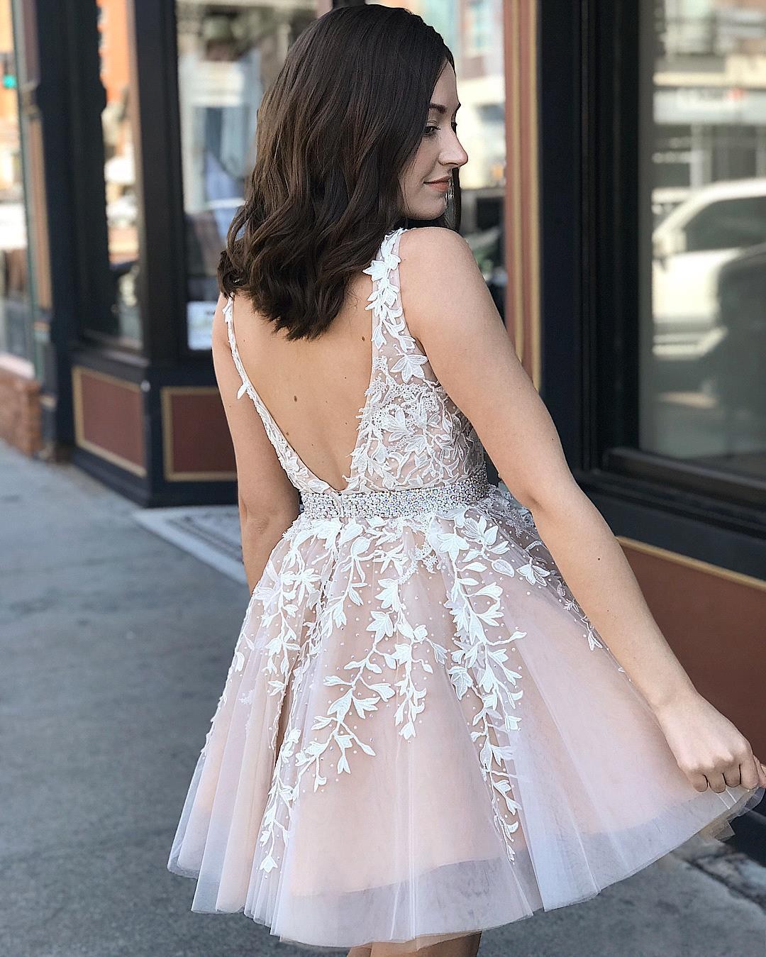 A-line Plunging Neckline Sleeveless Knee-length Tulle Cocktail Party Dress With Appliques 3