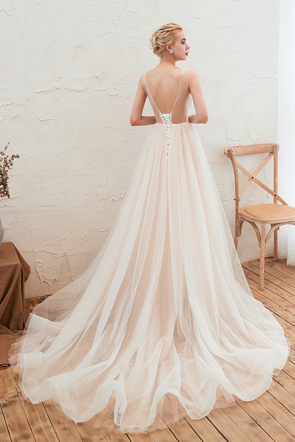 Ball Gown Jewel Neck Sleeveless Chapel Train Tulle Wedding Gown With Rhinestone 2