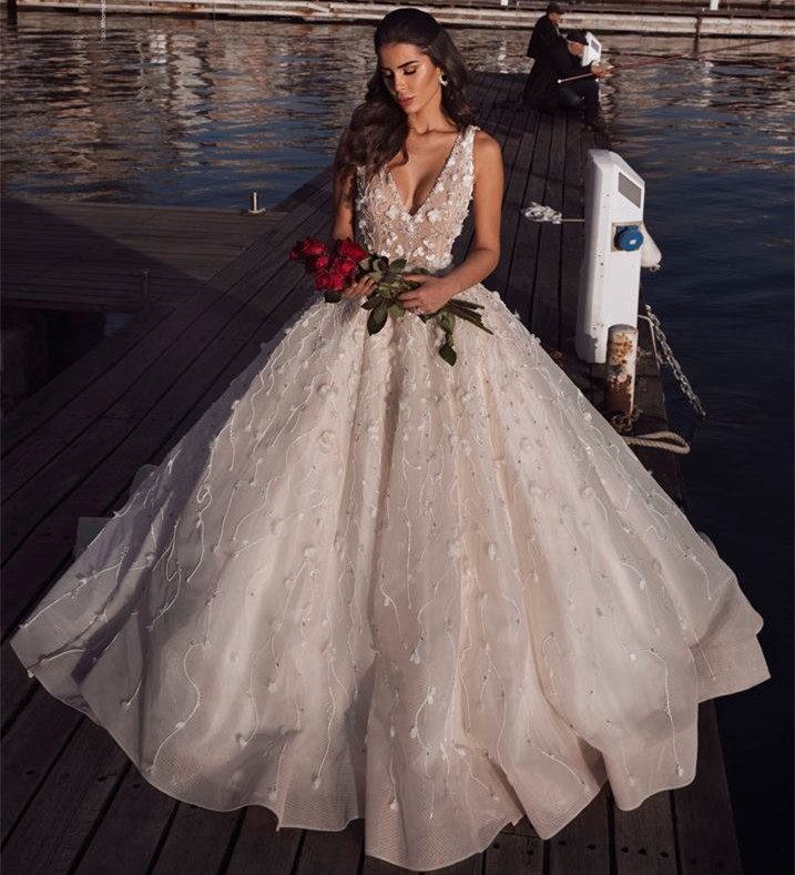 Ball Gown V-neck Sleeveless Sweep / Brush Train Bridal Gown With Flower(s) 4