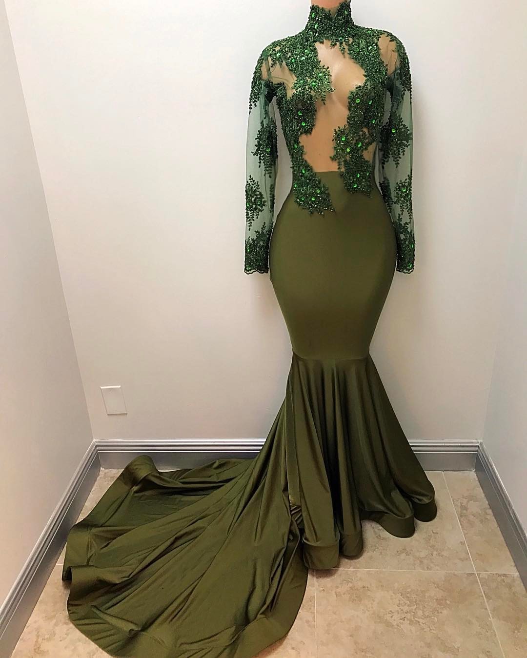 Mermaid High Neck Court Train Evening Gown With Appliques 2
