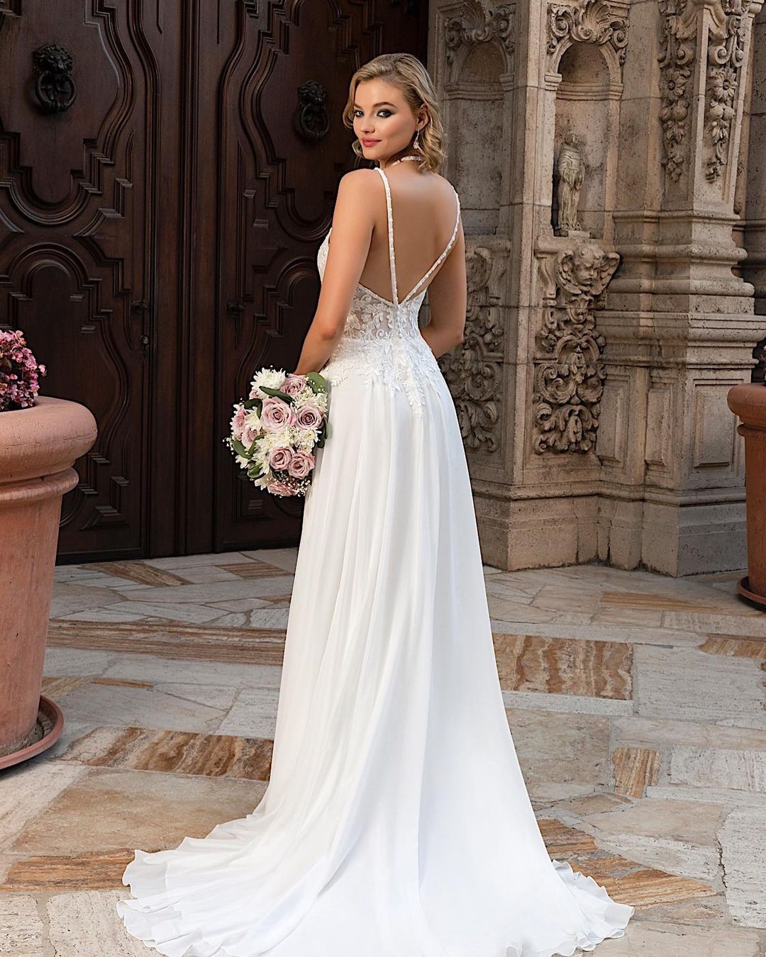 Column Spaghetti Straps Sleeveless Chapel Train 100D Chiffon Bridal Gown With Lace 2