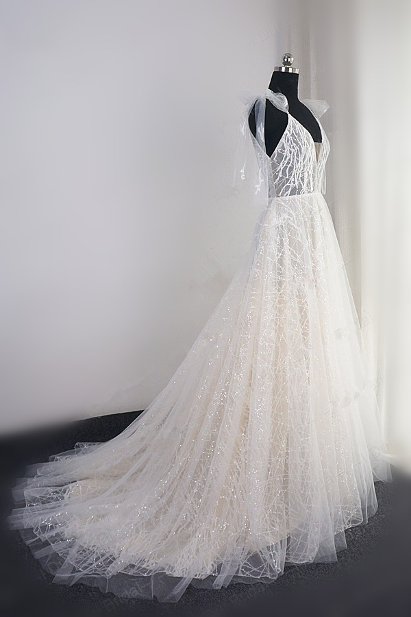 A-line Spaghetti Straps V-neck Sleeveless Floor-length Tulle Bridal Dress With Beading 3