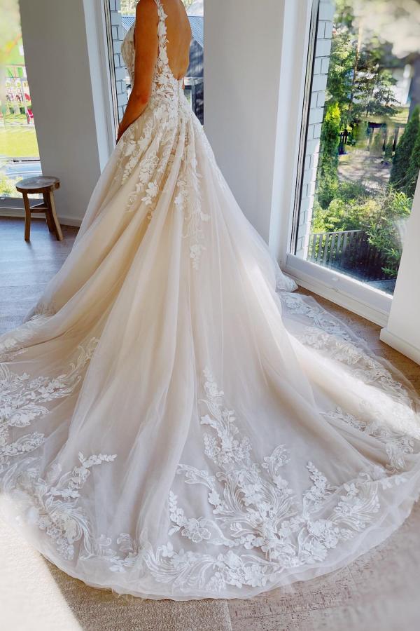 A-line Straps Sleeveless Chapel Train Tulle Bridal Gown With Lace 2