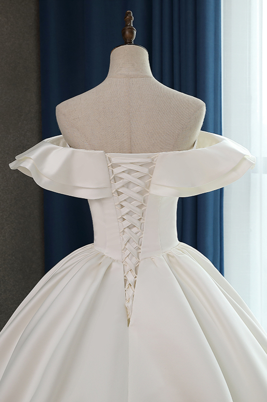 Ball Gown Strapless Sweetheart Neck Sleeveless Floor-length Satin Bridal Dress With Ruffles 5