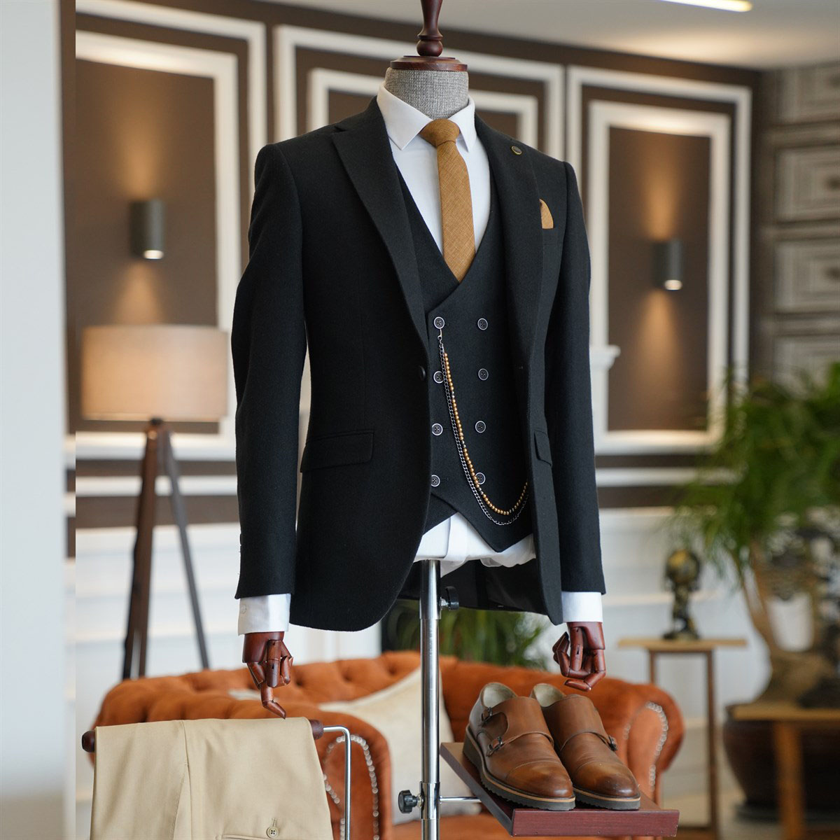 Black Formal Business Suit with Notched Lapel 2