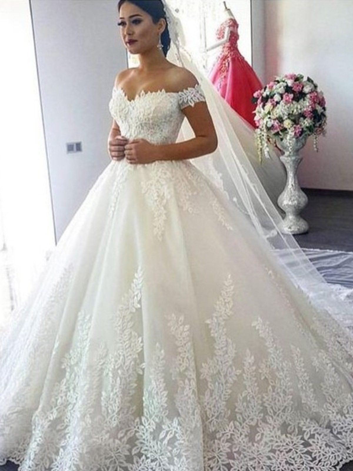 A-line Sweetheart Neck Chapel Train Bridal Dress With Lace 2
