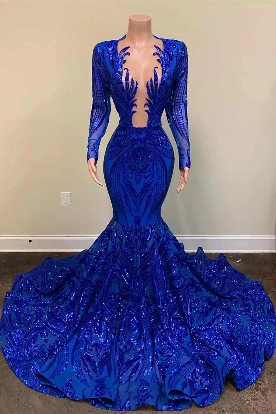Mermaid V-neck Long Sleeves Floor-length Tulle Formal Dress With Appliques 1