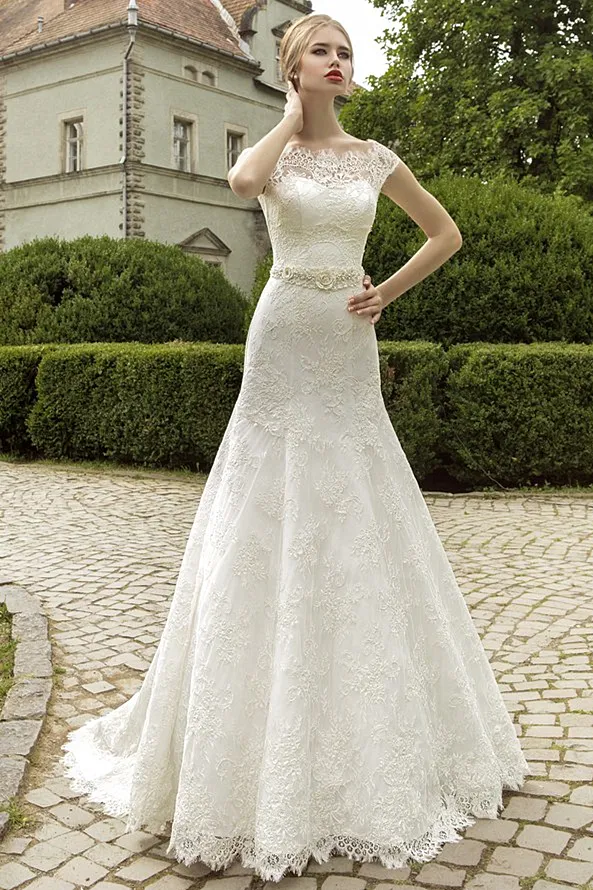 Mermaid Scalloped-Edge Sweep / Brush Train Bridal Gown With Flower(s) 1