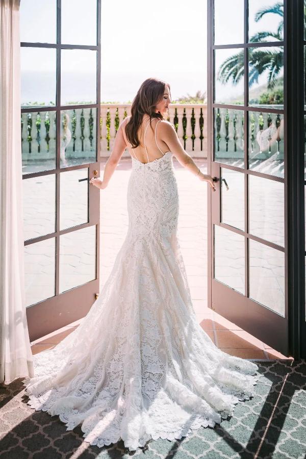 Mermaid Spaghetti Straps Sleeveless Chapel Train Lace Wedding Gown With Appliques 1