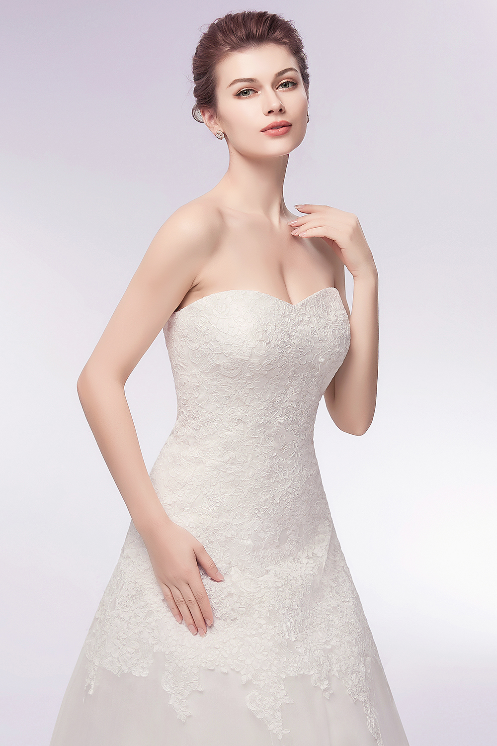 A-line Strapless Sweetheart Neck Sleeveless Floor-length Tulle Bridal Gown With Lace 4