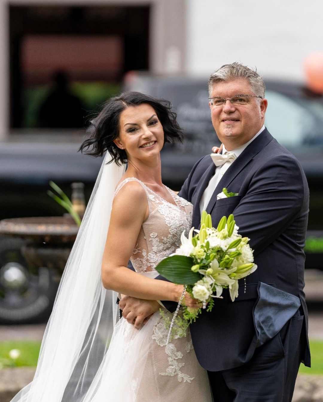 A-line V-neck Sleeveless Chapel Train Tulle Bridal Dress With Lace 5