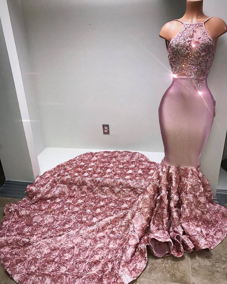 Mermaid Halter-neck Sleeveless Court Train Evening Gown With Appliques 2