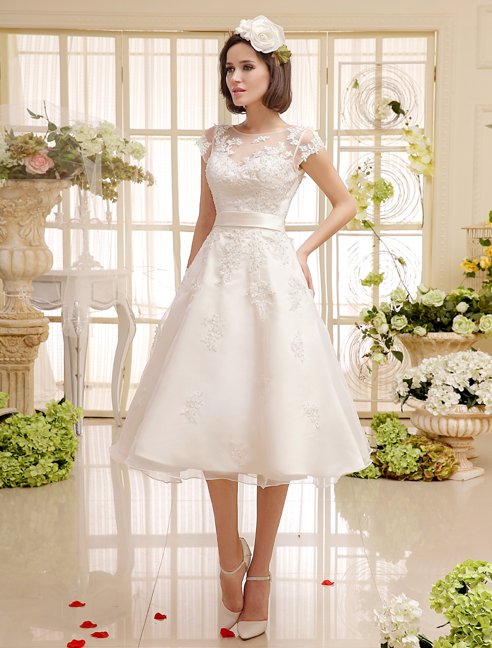 A-line Sweetheart Neck Short Sleeves Mini Organza Wedding Gown With Appliques 2