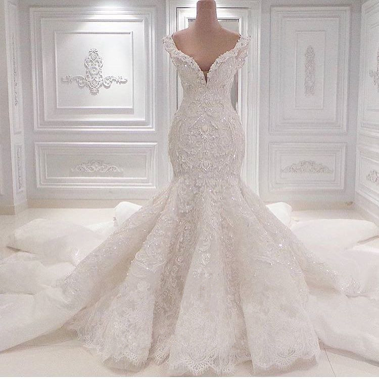 Mermaid V-neck Sleeveless Chapel Train Bridal Dress With Lace 2