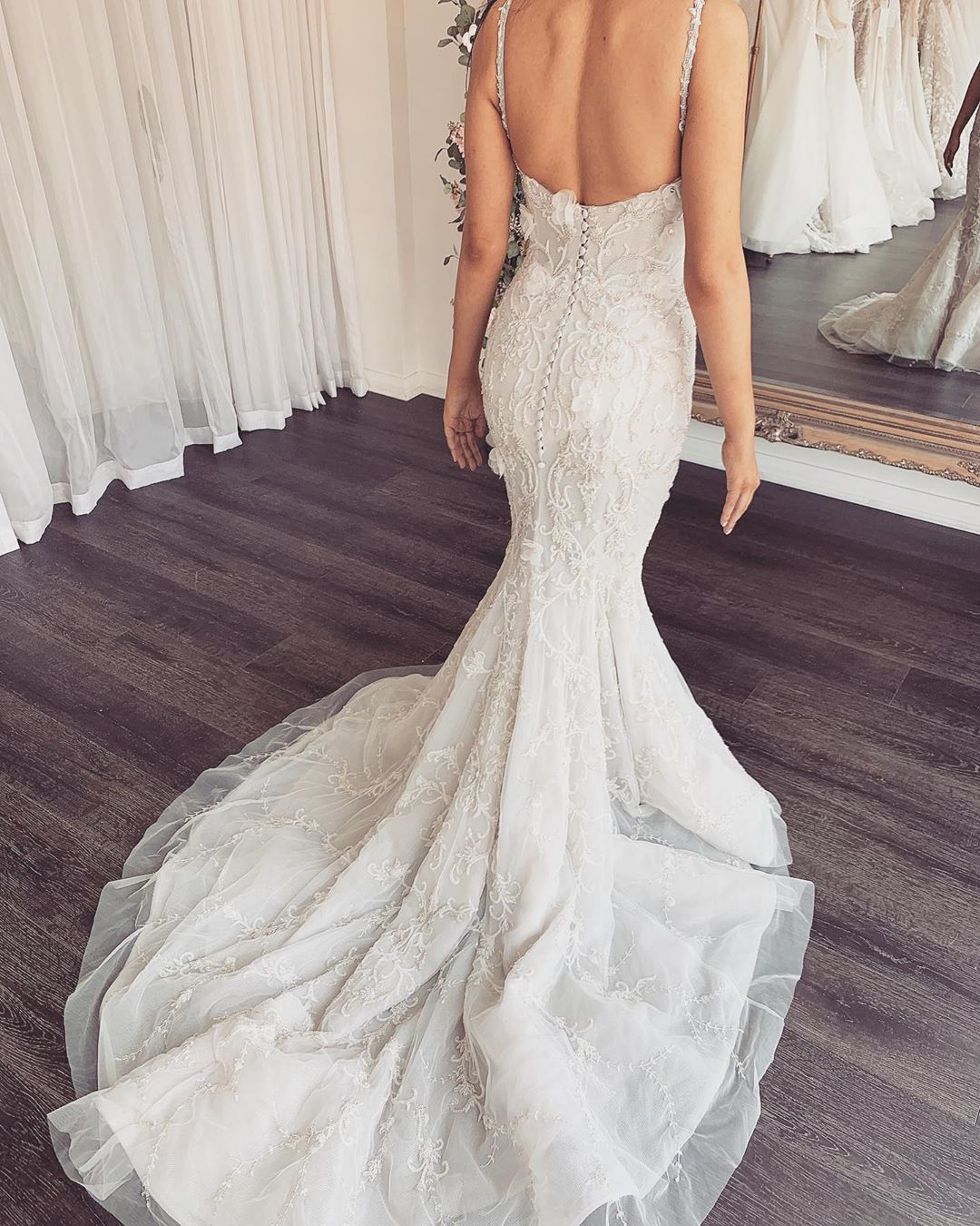 Mermaid Spaghetti Straps V-neck Detachable Train Lace Bridal Gown With Lace 3