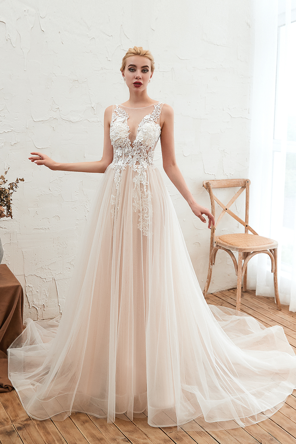 Ball Gown Jewel Neck Sleeveless Chapel Train Tulle Wedding Gown With Rhinestone 10
