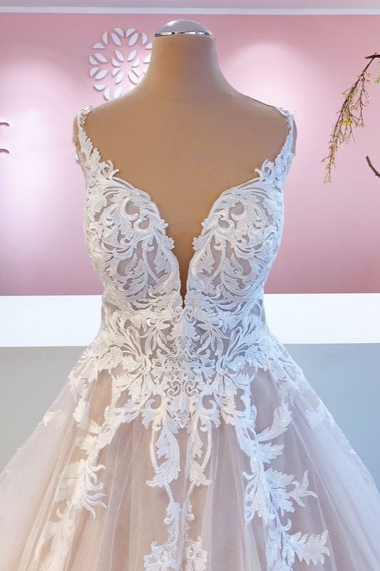 A-line Sweetheart Neck Sleeveless Sweep / Brush Train Tulle Bridal Dress With Appliques 3