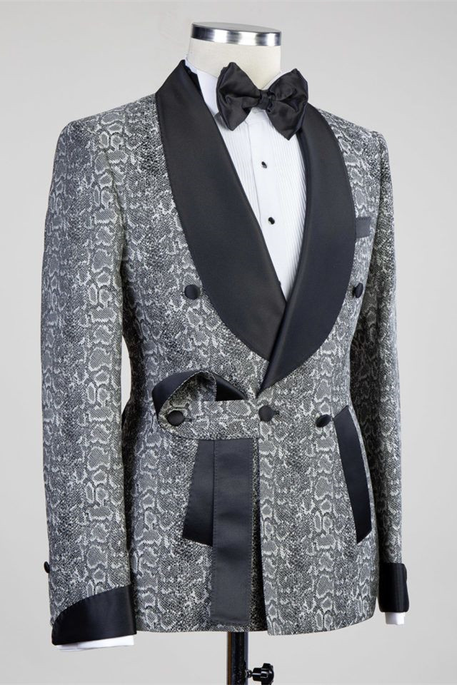 Gray Double Breasted Men's Suit with Black Lapel for Wedding 2