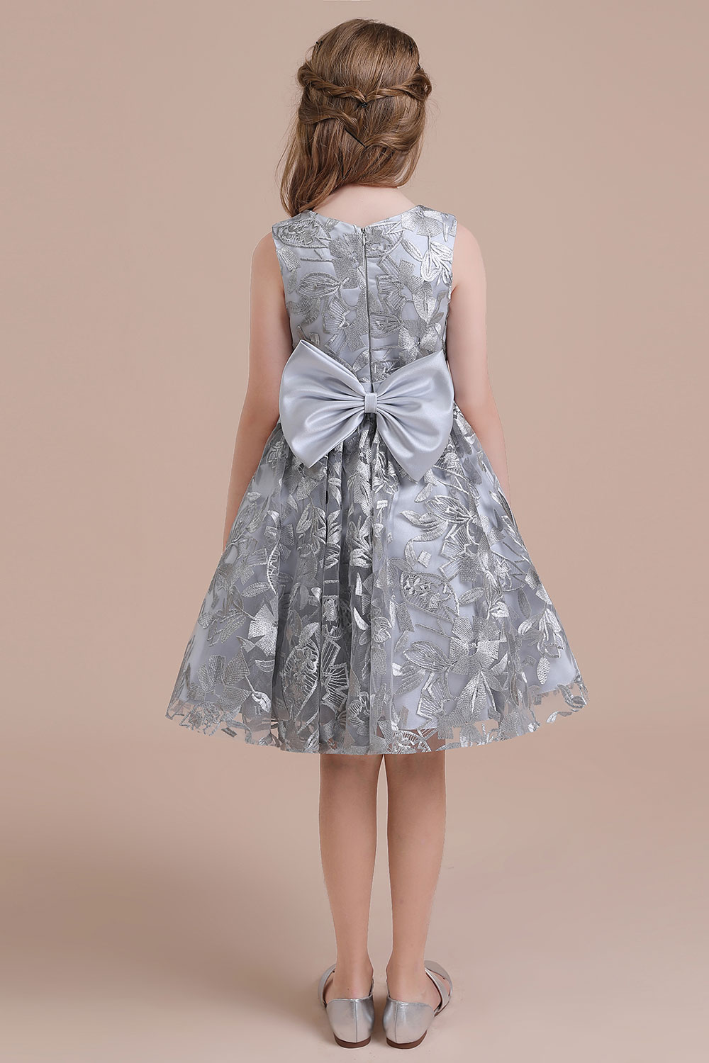 A-line Jewel Neck Sleeveless Knee-length Tulle Flower Girl Dress With Embroidery 2