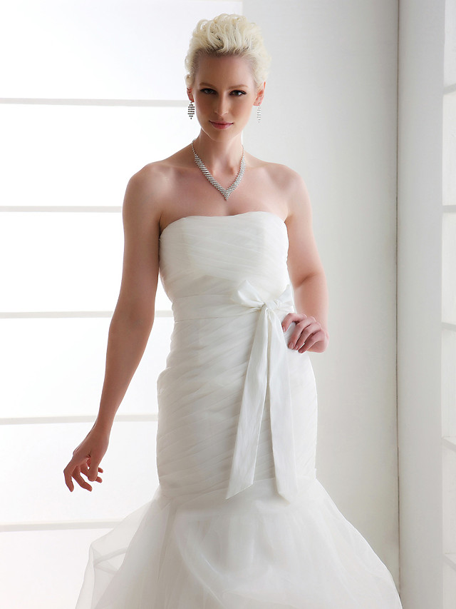 Mermaid Strapless Sleeveless Organza Wedding Gown With Court Train 3