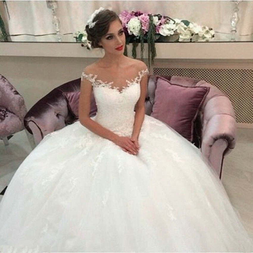 Ball Gown Sweep / Brush Train Tulle Bridal Gown With Lace 2