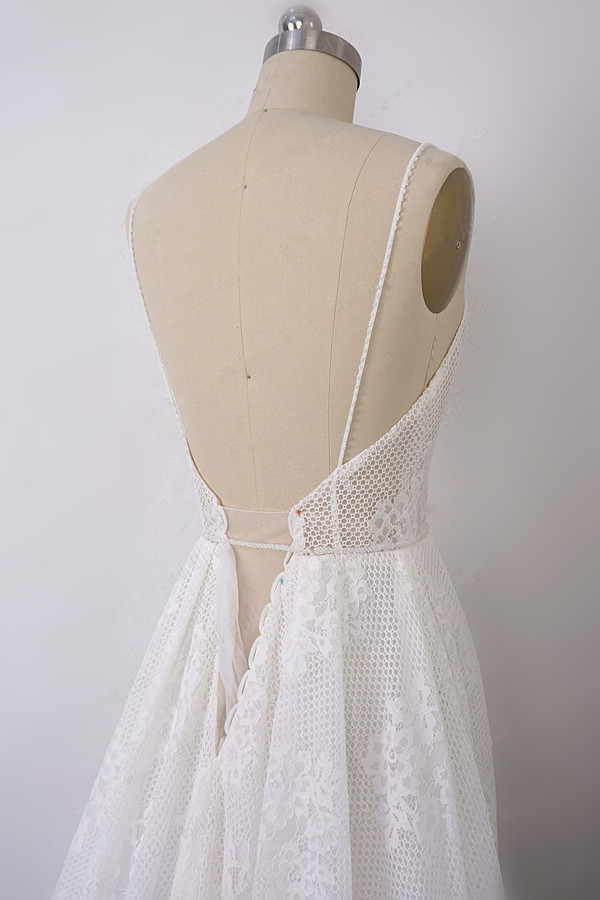 A-line Spaghetti Straps V-neck Sleeveless Floor-length Tulle Bridal Gown With Lace 5