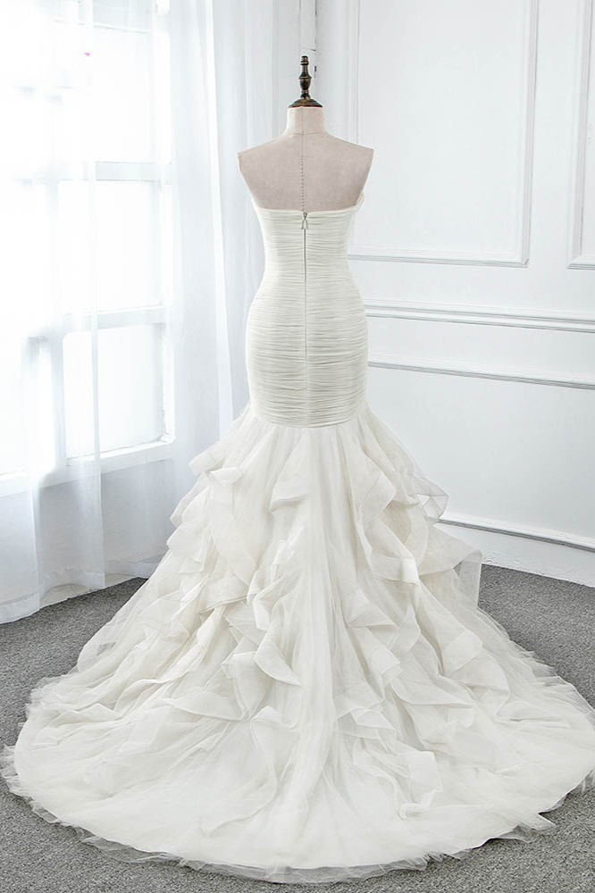 Mermaid Strapless Sweetheart Neck Sleeveless Floor-length Tulle Wedding Gown With Feathers 2