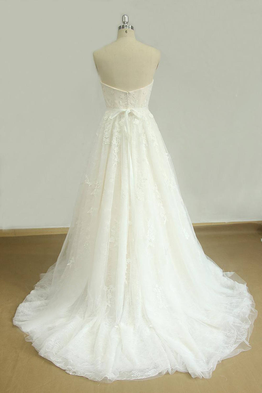 A-line Strapless Sleeveless Floor-length Tulle Bridal Attire With Appliques 2