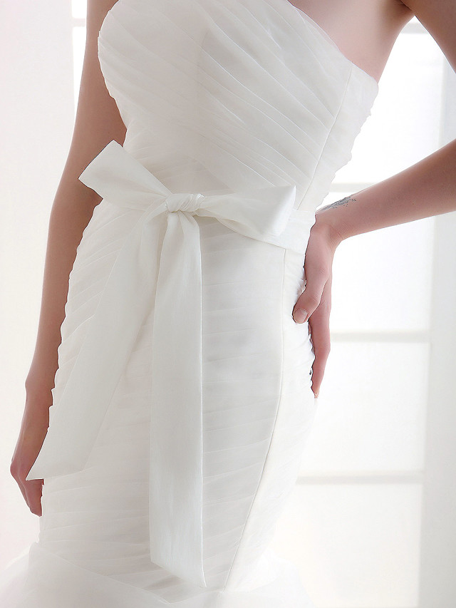Mermaid Strapless Sleeveless Organza Wedding Gown With Court Train 8