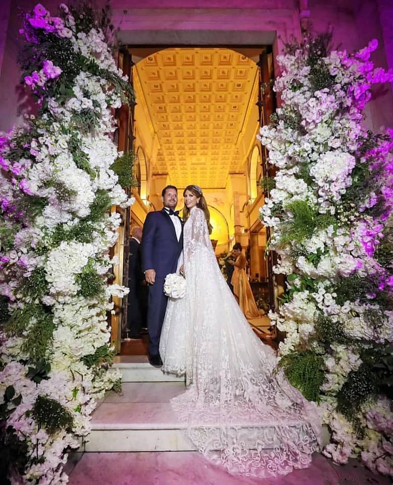 Mermaid Straps Sleeveless Sweep / Brush Train Bridal Gown With Appliques 4