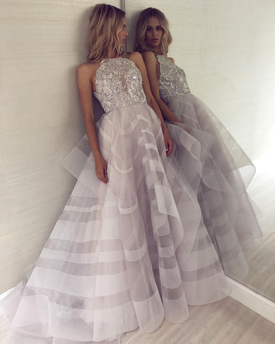A-line Halter-neck Sleeveless Floor-length Organza Evening Gown With Appliques 3