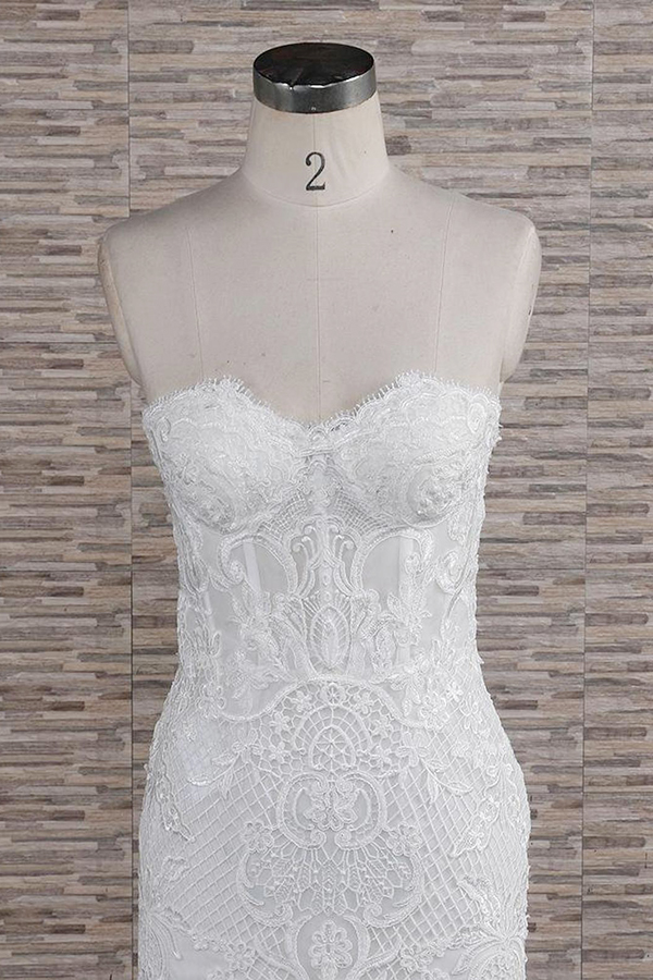 Mermaid Strapless Sweetheart Neck Chapel Train Tulle Wedding Gown With Lace 4