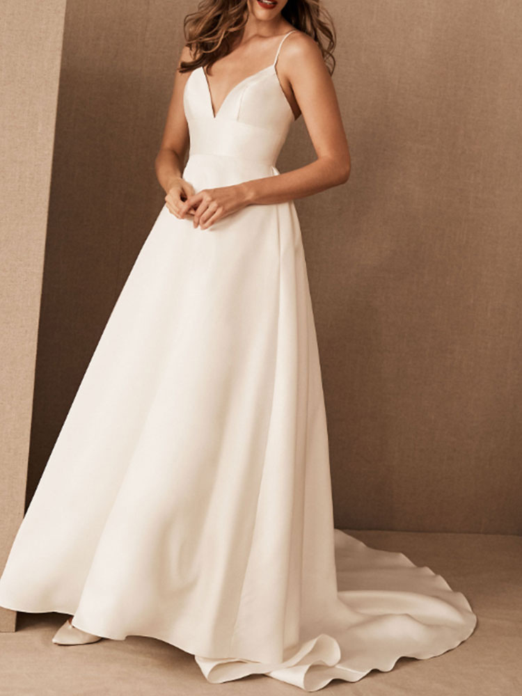 A-line V-neck Sleeveless Chapel Train Wedding Gown With Pockets 2