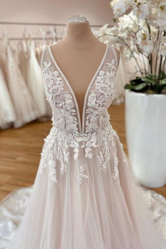 A-line Sweetheart Neck Sleeveless Sweep / Brush Train Tulle Wedding Gown With Lace 2