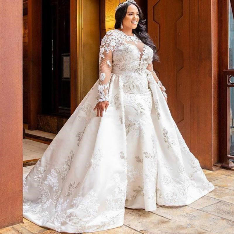 Mermaid Scoop Neck Sweep / Brush Train Bridal Gown With Appliques 2