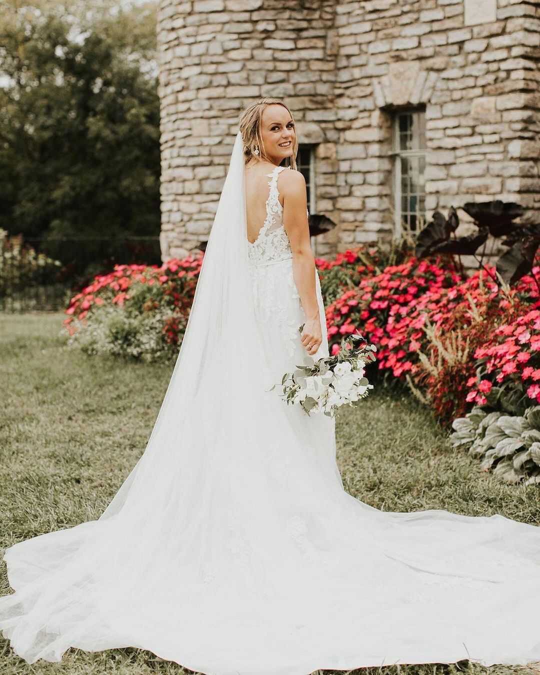 A-line V-neck Sleeveless Court Train Tulle Bridal Dress With Lace 2