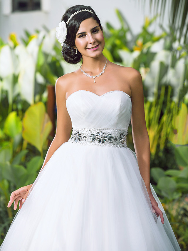 Ball Gown Sweetheart Neck Sleeveless Floor-length Tulle Wedding Gown With Beading 5