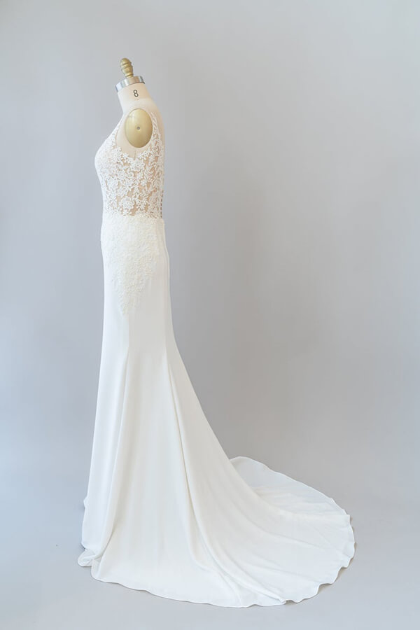 Column V-neck Sleeveless Chapel Train Spandex Bridal Gown With Appliques 3