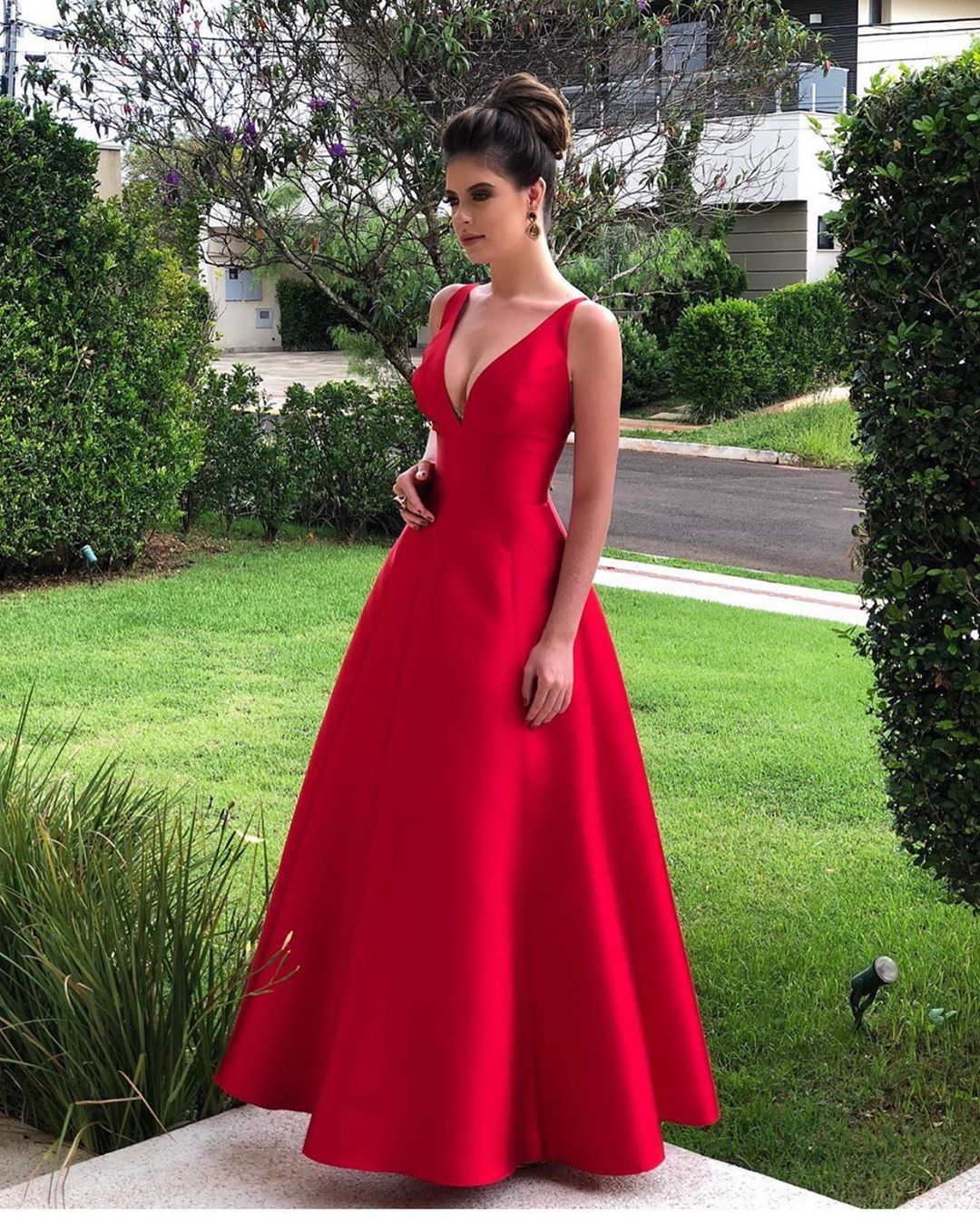 A-line Plunging Neckline Sleeveless Floor-length Satin Homecoming Gown 3