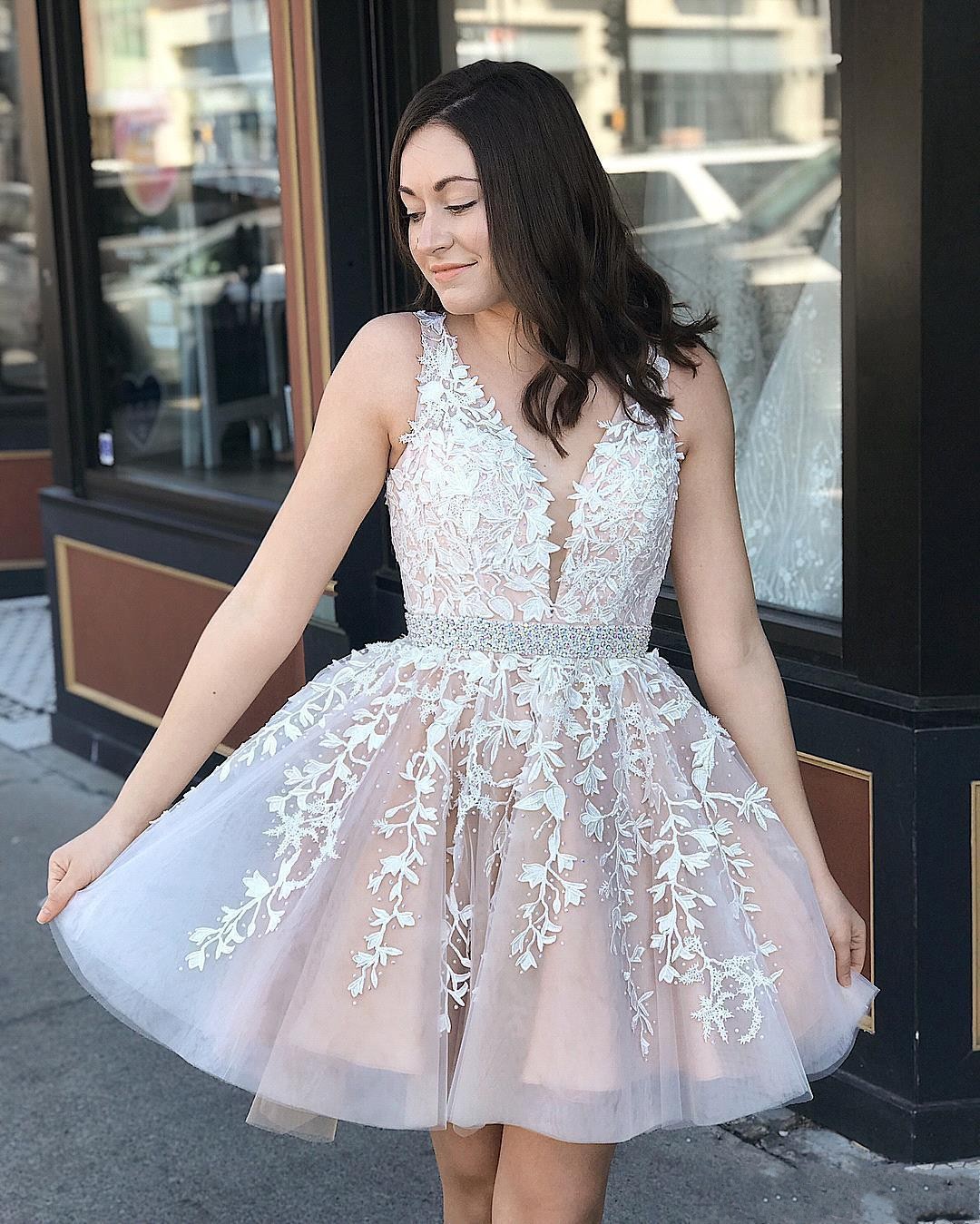 A-line Plunging Neckline Sleeveless Knee-length Tulle Cocktail Party Dress With Appliques 2