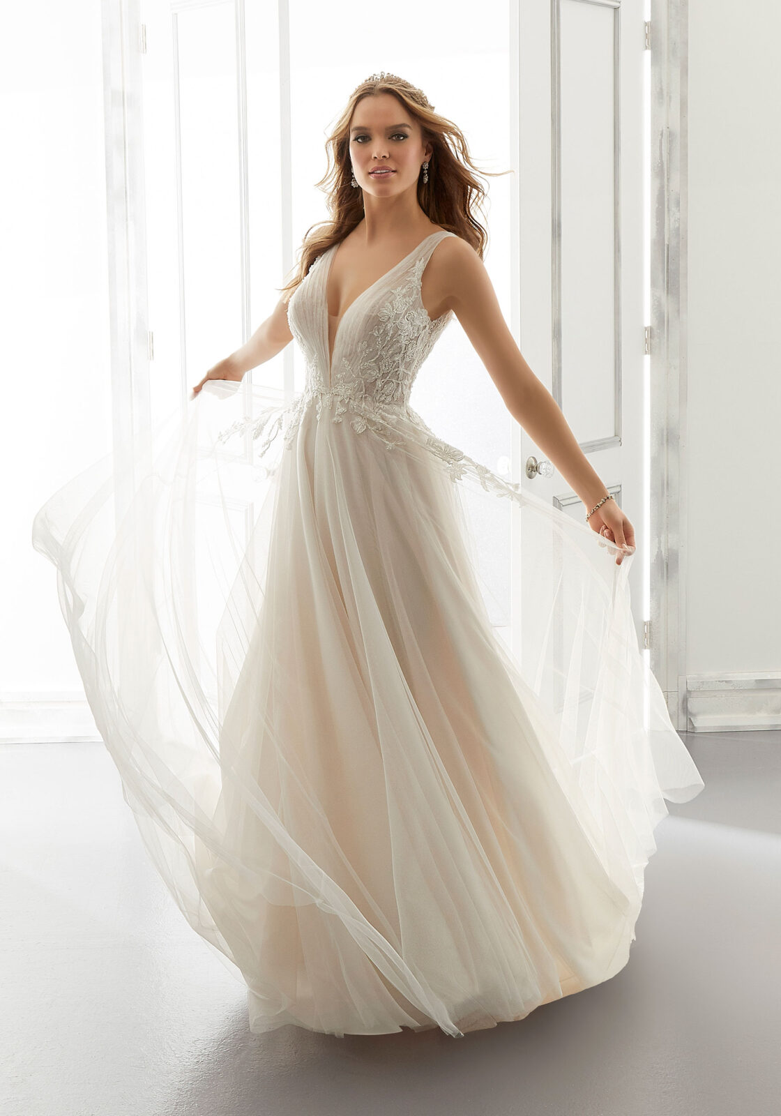 A-line V-neck Sleeveless Sweep / Brush Train Tulle Bridal Gown With Appliques 3
