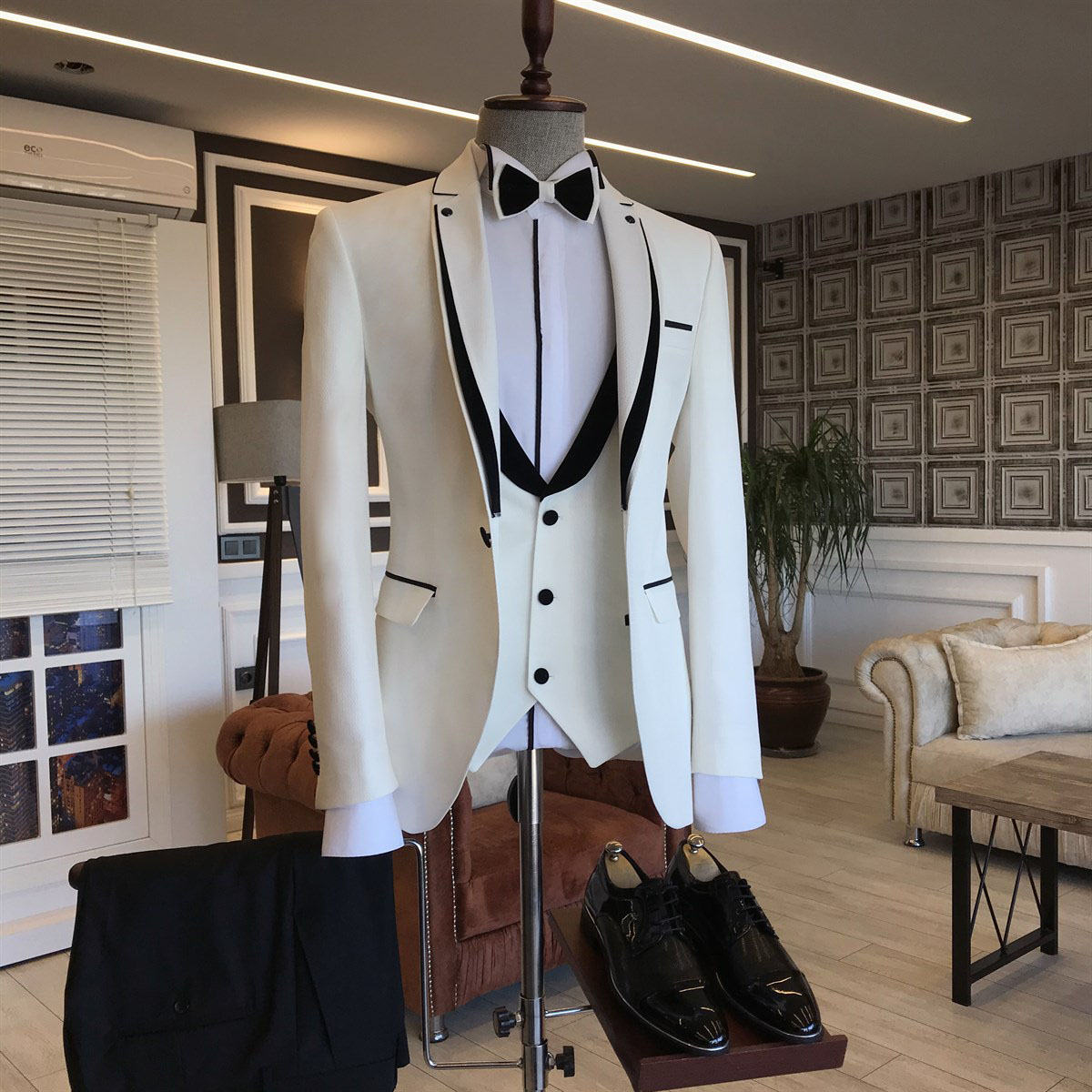 Black White Slim Fit Prom Suit with Notched Lapel 2