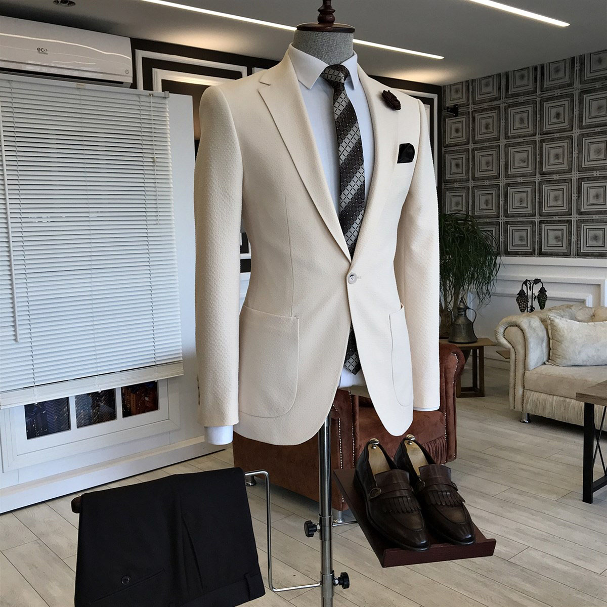 Off White Formal Business Suit with Notched Lapel 2