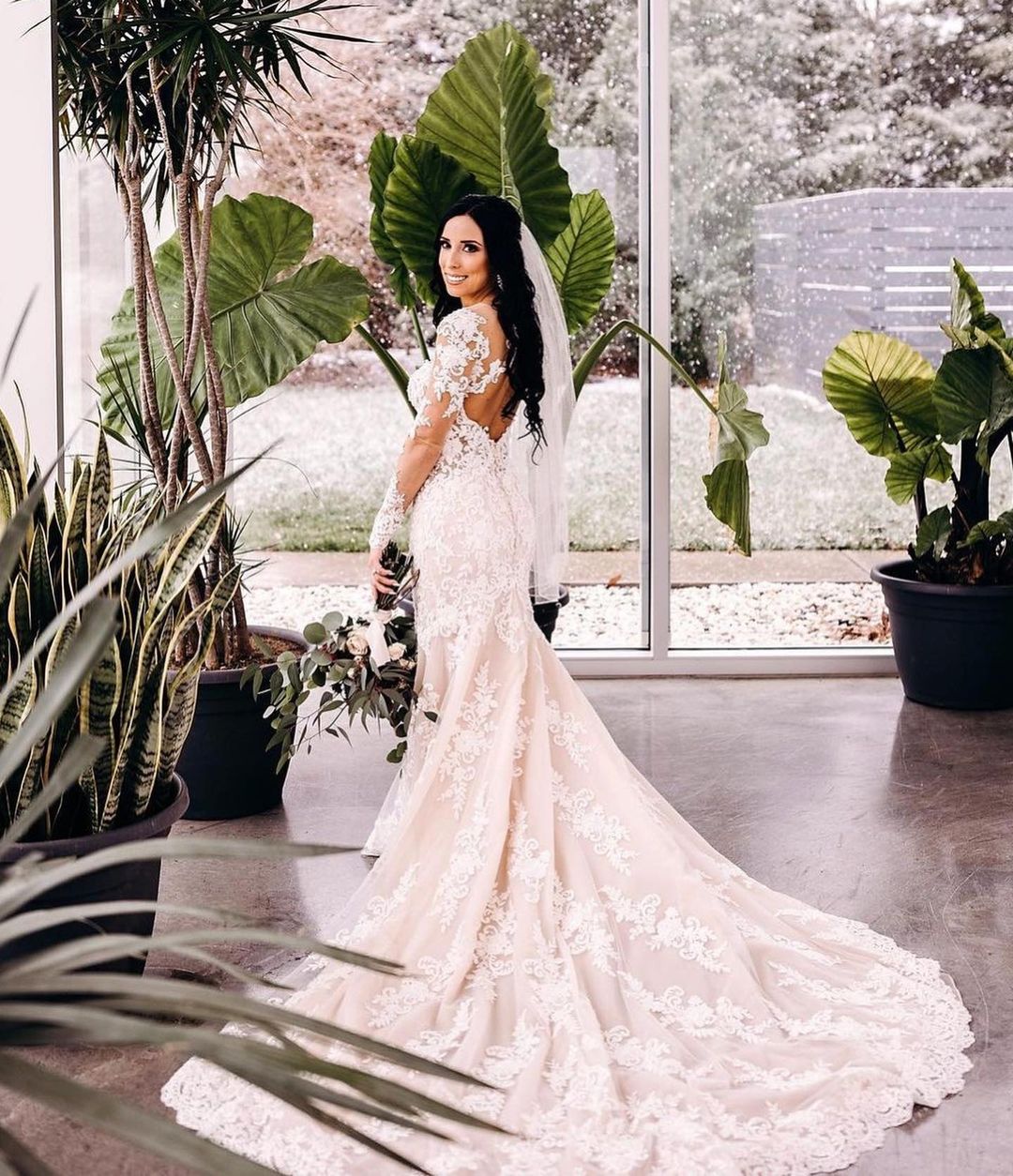 Mermaid V-neck Long Sleeves Court Train Lace Bridal Dress With Lace 2