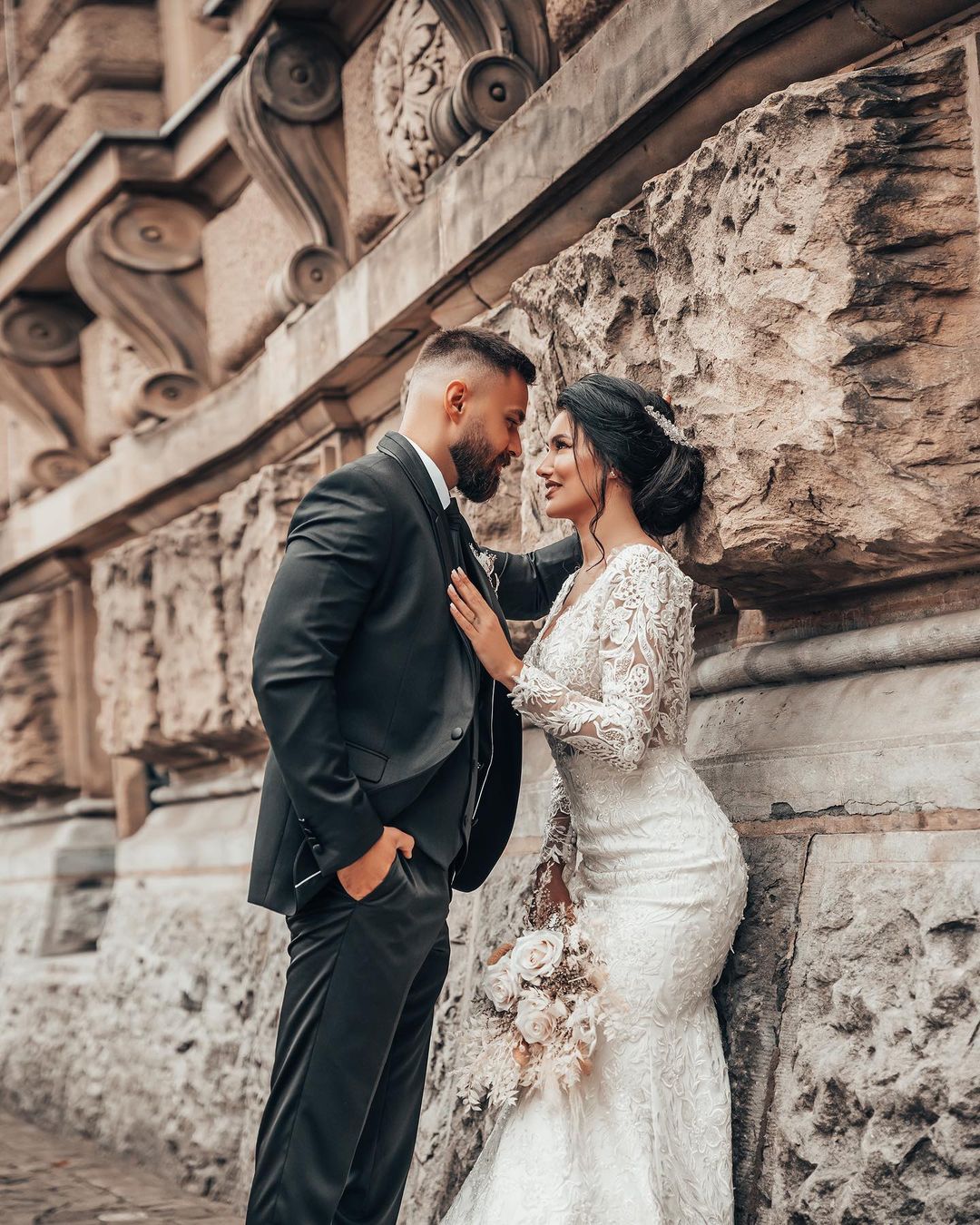 Mermaid V-neck Long Sleeves Chapel Train Lace Bridal Gown With Lace 7
