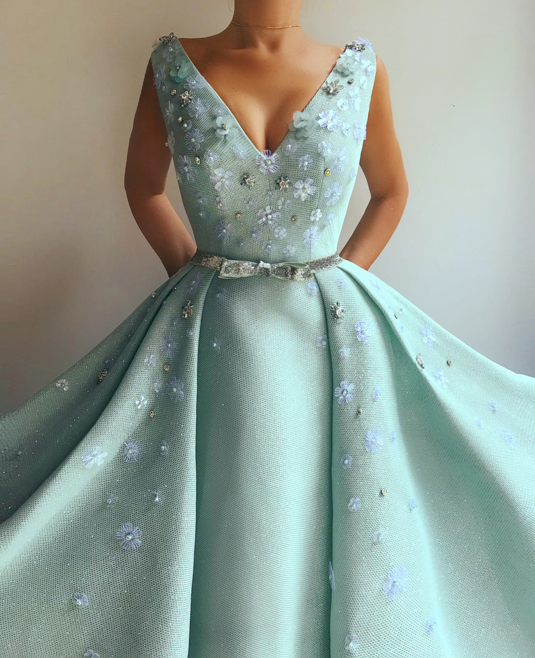 A-line Straps V-neck Sleeveless Floor-length Tulle Evening Dress With Flower(s) 2