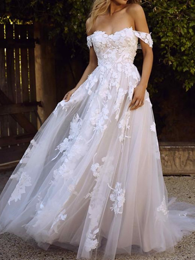 A-line Short Sleeves Sweep / Brush Train Tulle Bridal Gown With Lace 3