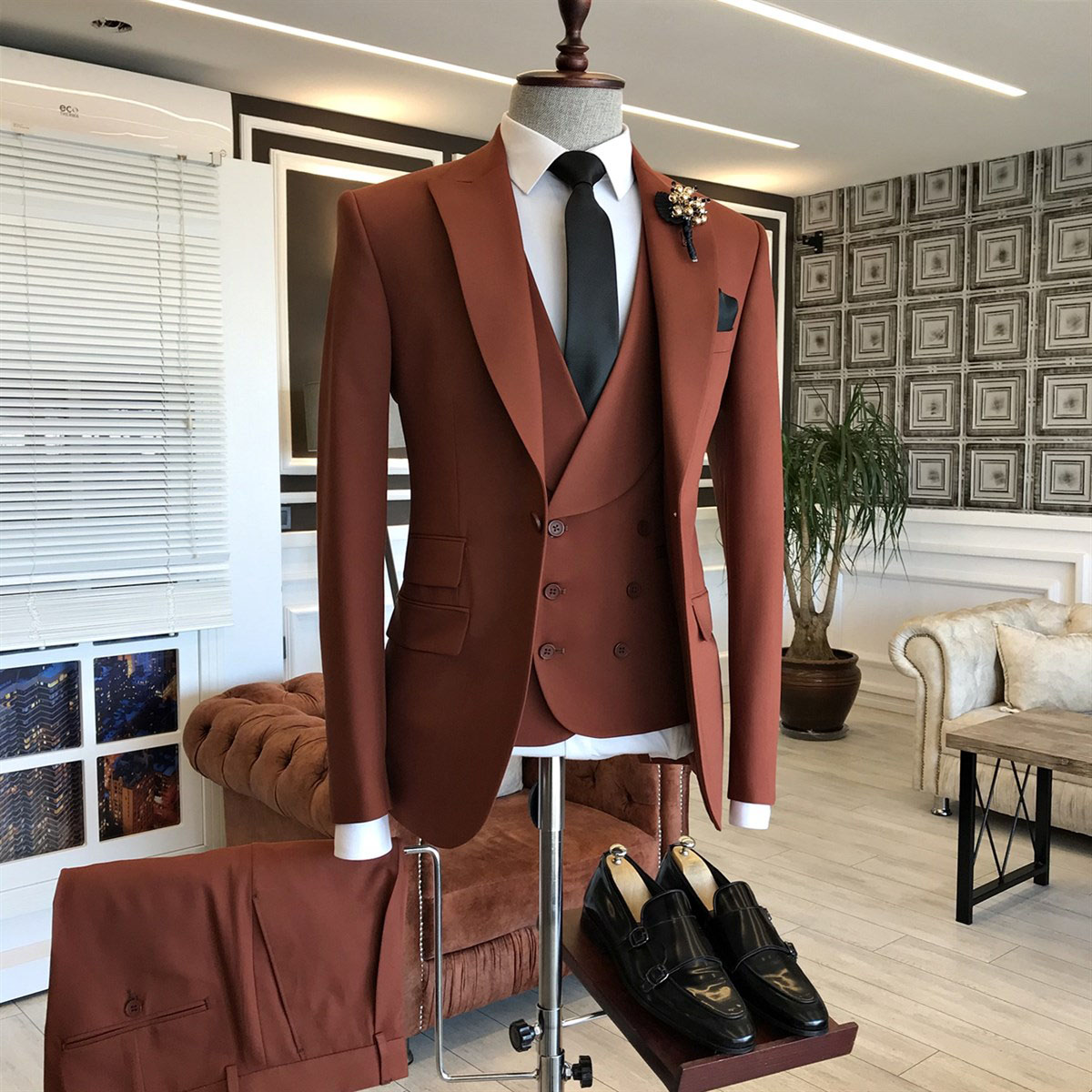 Dust Orange Business Suit with Peaked Lapel 2