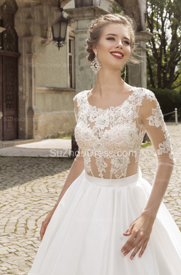 Ball Gown Scoop Neck Court Train Bridal Gown With Appliques 2