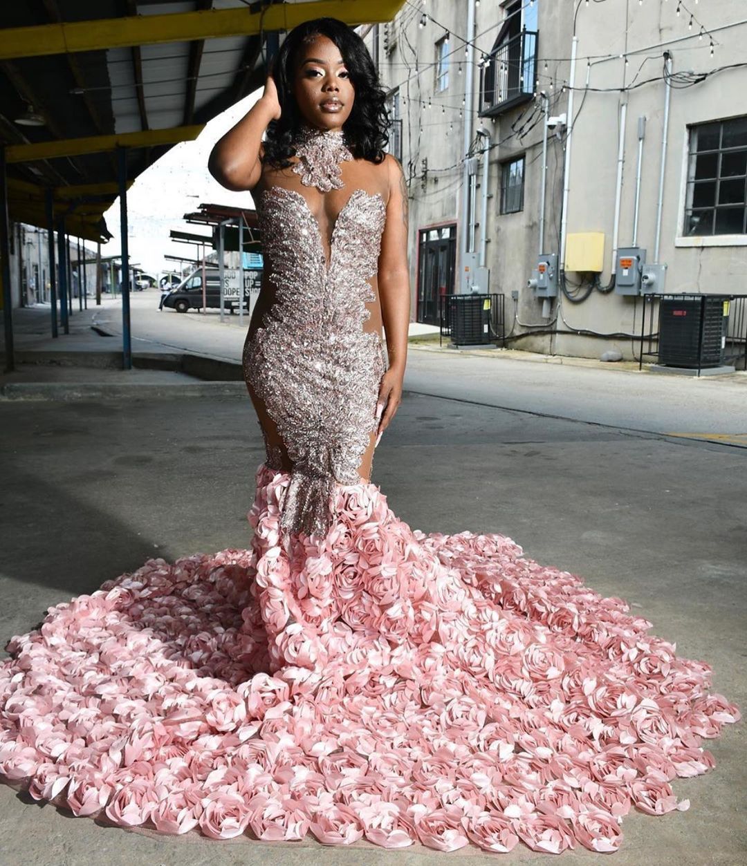 Mermaid Halter-neck Sleeveless Sweep / Brush Train Satin Formal Wear With Three dimensional decoration 2